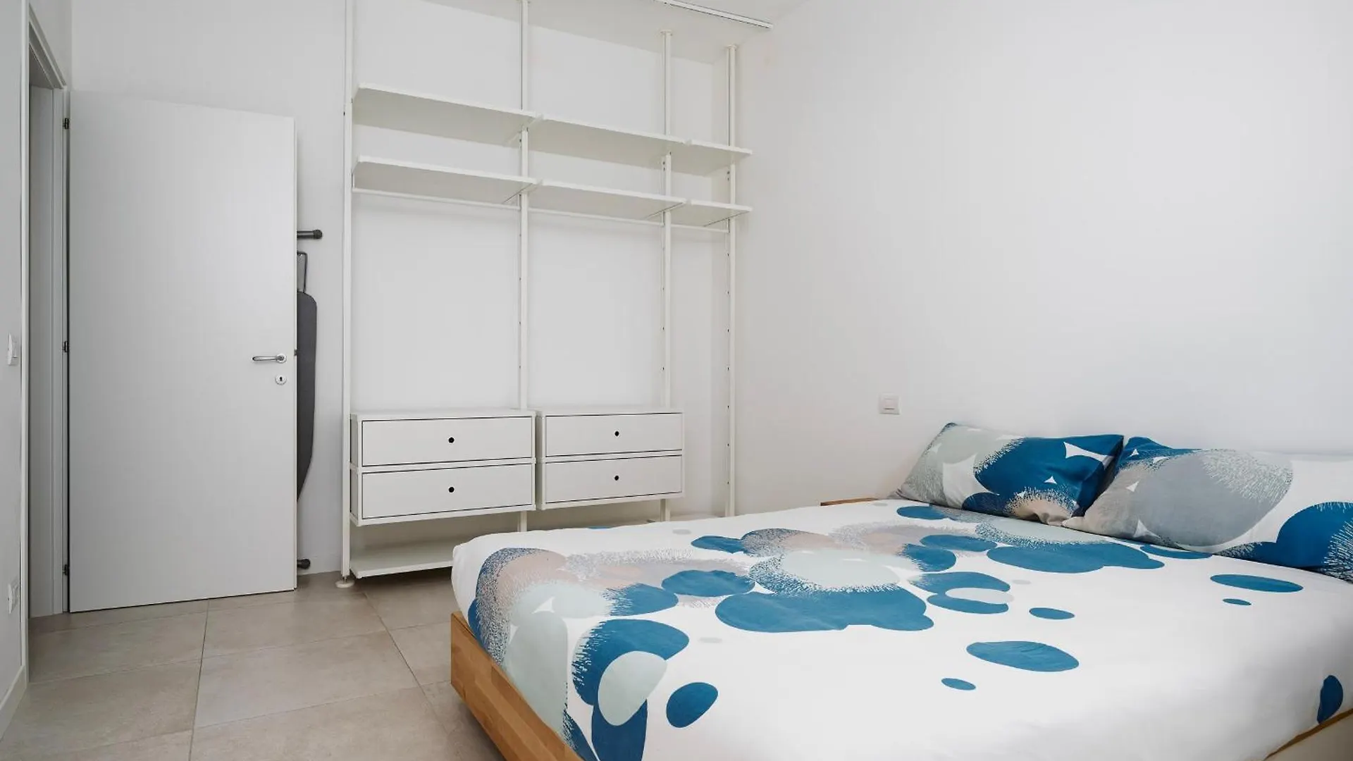 Apartmán New - Modern And Bright - Wi-Fi, A-C - 4 Seats Milán
